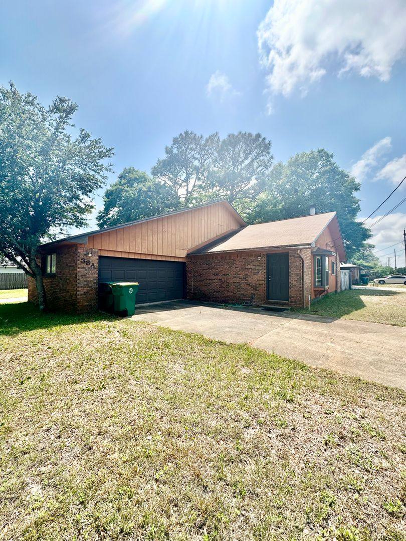 Townhouse for rent at 38 A 5th St, Shalimar, FL 32579