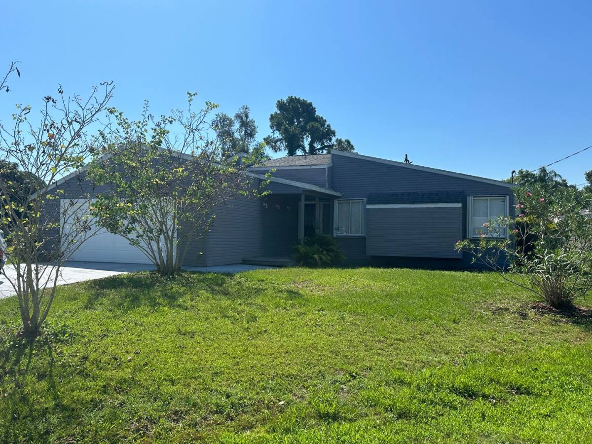 House for rent at 6004 Seagrape Dr, Fort Pierce, FL 34982