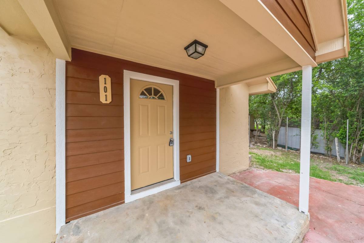 House for rent at 101 W Schriener St, Kerrville, TX 78028