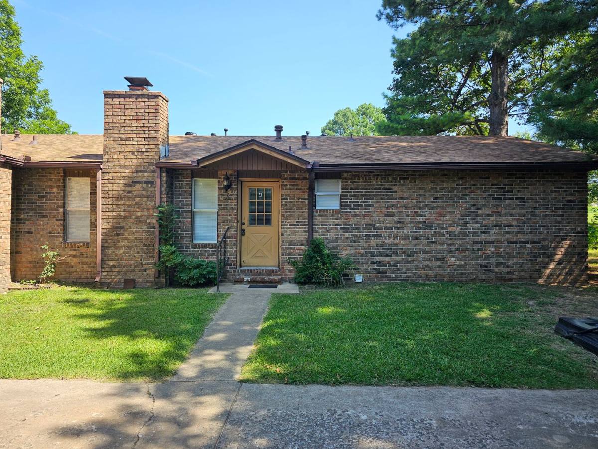 Apartment for rent at 4502 Garden Center Dr, Springdale, AR 72764