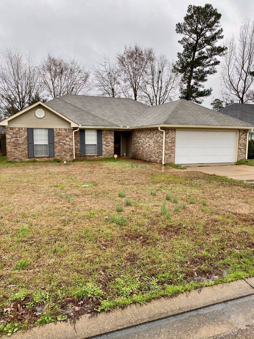 House for rent at 303 Edgewater Branch Dr, Brandon, MS 39042