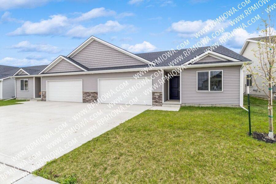 Townhouse for rent at 1129 NE 56th St, Ankeny, IA 50021
