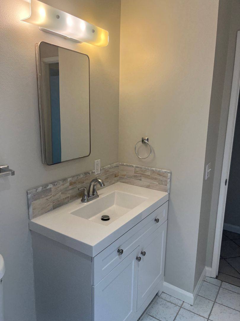 Townhouse for rent at 816 E Washington Ave, Escondido, CA 92025