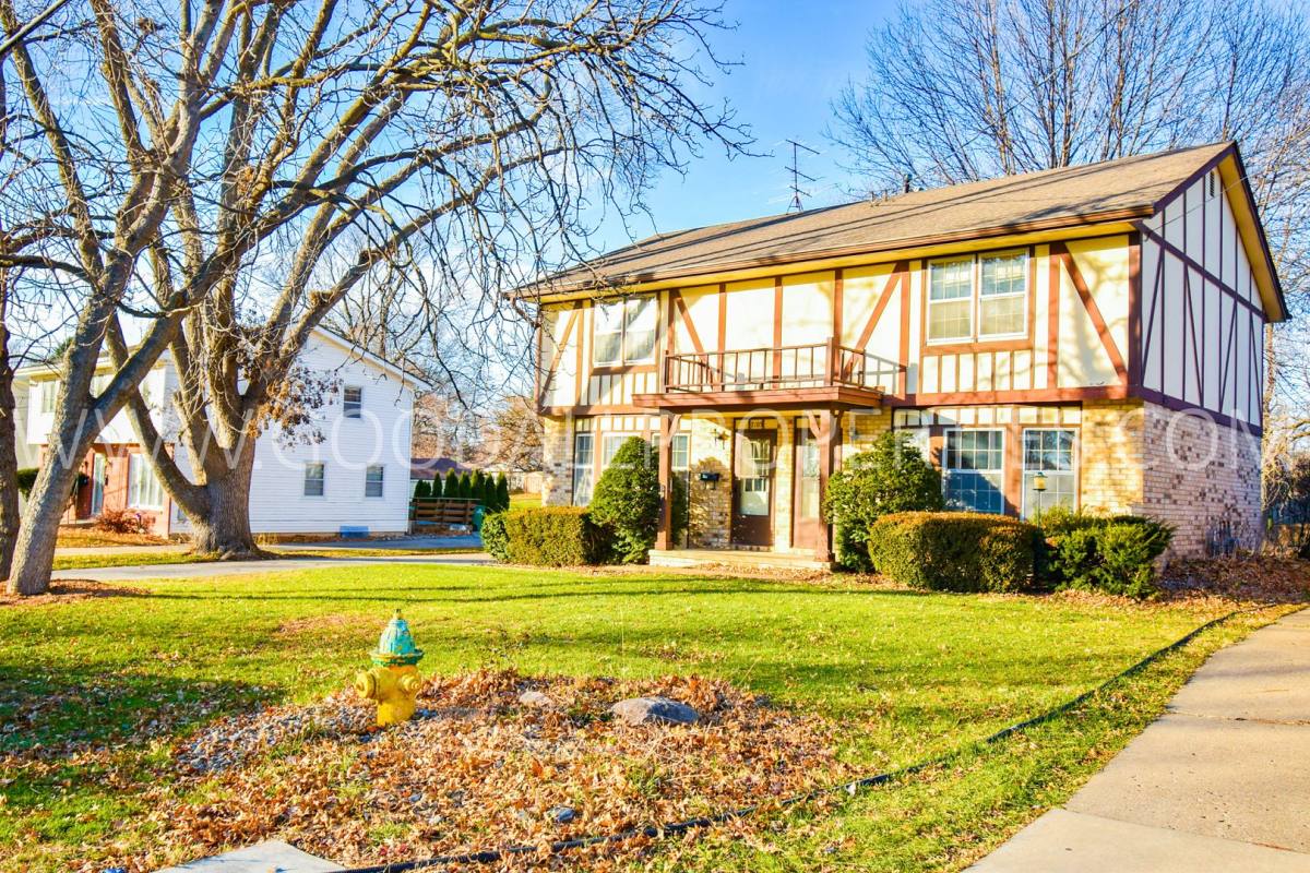 House for rent at 7105 Forest Court, Windsor Heights, IA 50324