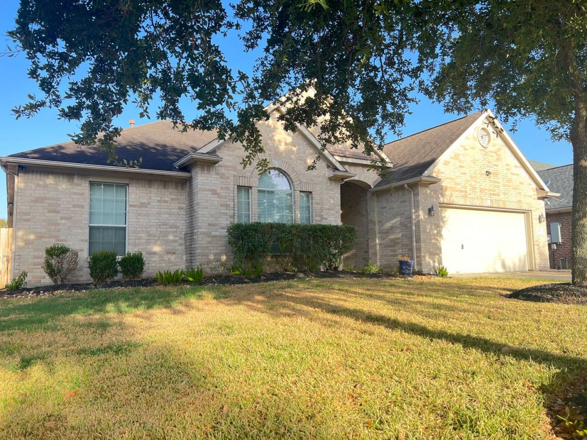House for rent at 3518 Ellies Lane, Manvel, TX 77578