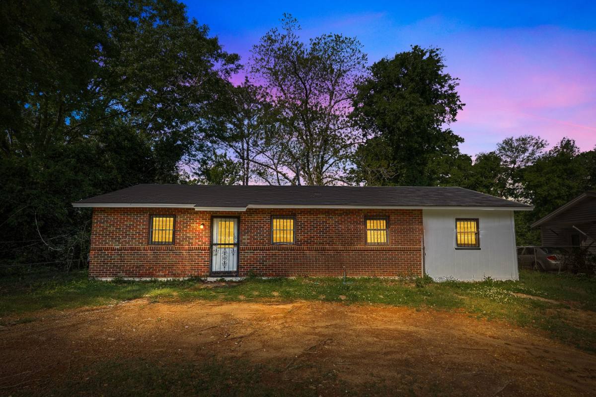 House for rent at 231 Park Manor Dr, Montgomery, AL 36110