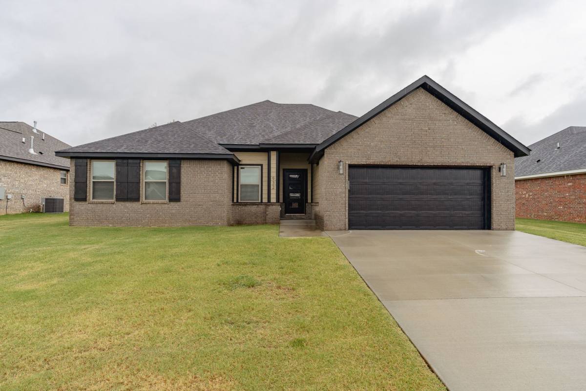 House for rent at 932 Petit Jean St, Prairie Grove, AR 72753