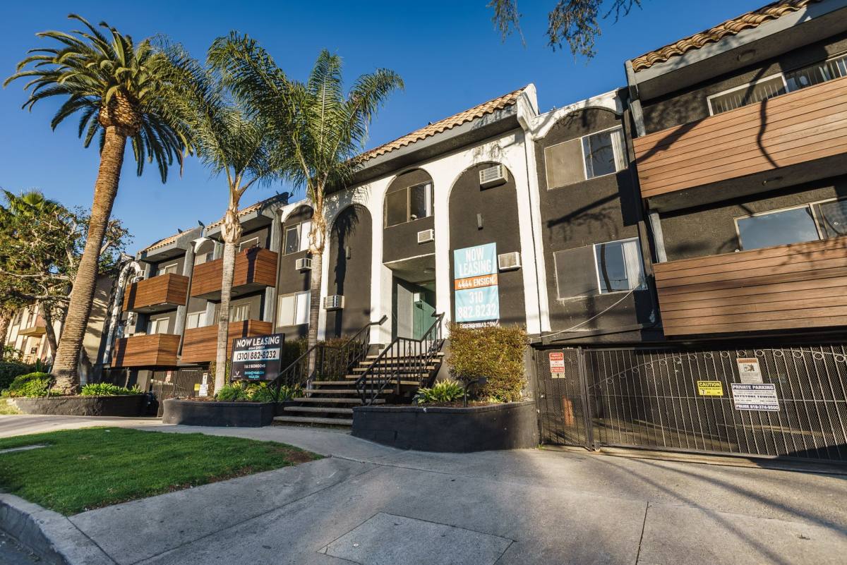 Apartment for rent at 4444 Ensign Ave, North Hollywood, CA 91602
