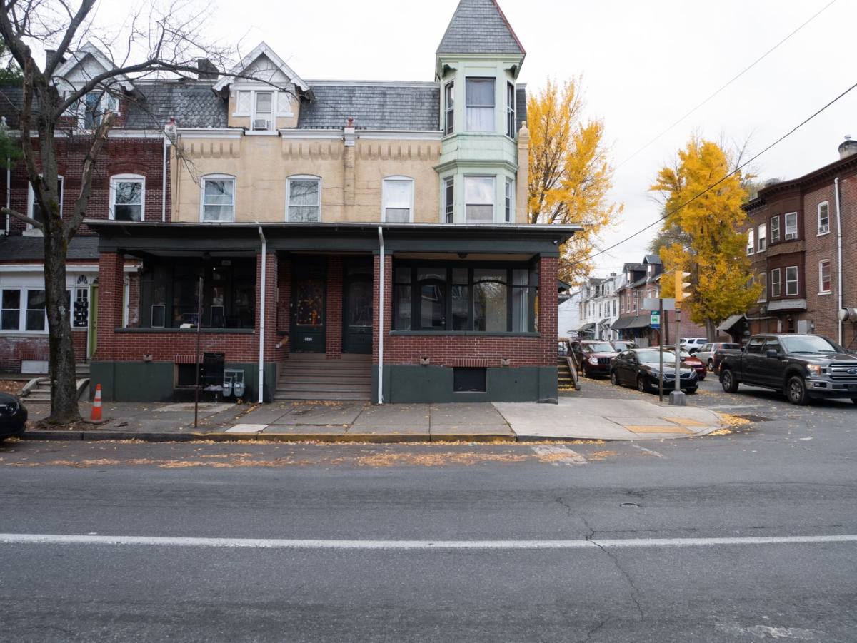Apartment for rent at 544 N 6th St, Allentown, PA 18102