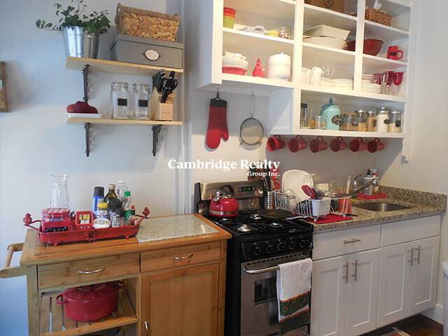 Apartment for rent at 114 Willow St #2T, Cambridge, MA 02141