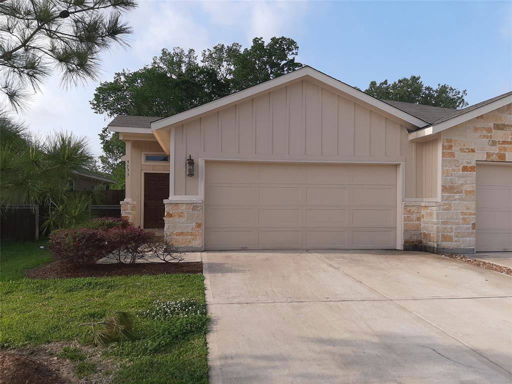 Apartment for rent at 9733 Grosbeak Lane, Magnolia, TX 77354