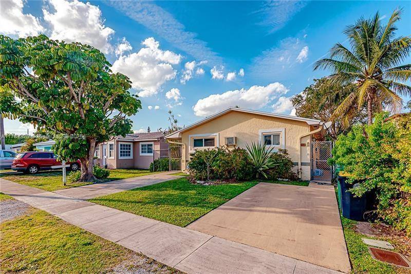 Apartment for rent at 230 SW 9th St #2, Dania, FL 33004