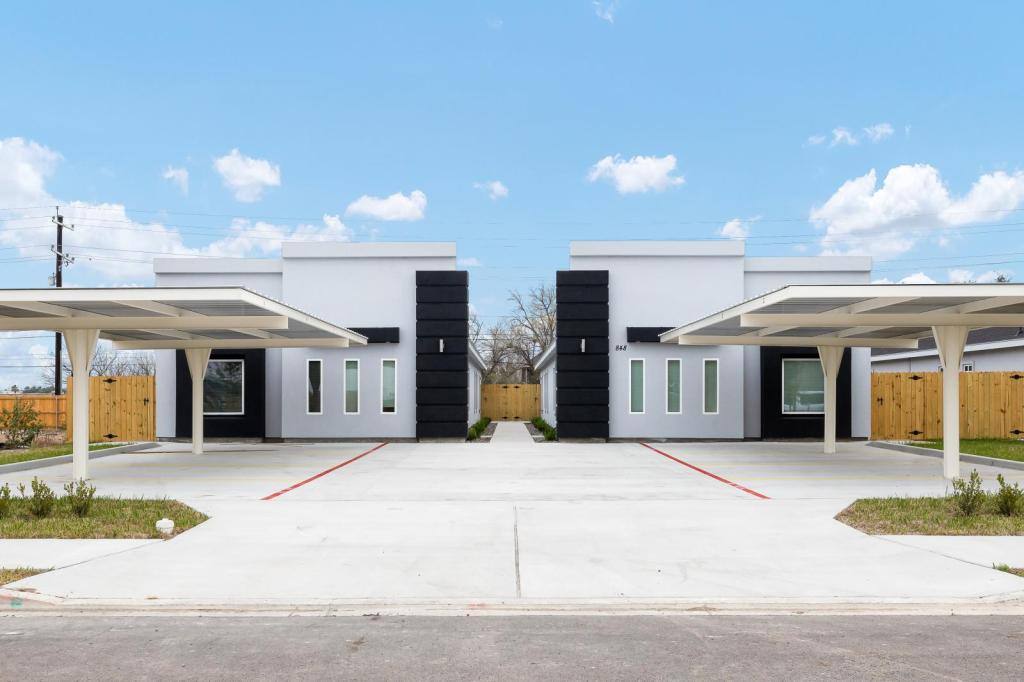 Apartment for rent at 1321 Valle Vista St #3, Alamo, TX 78516