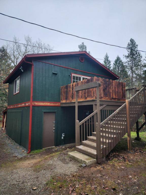 House for rent at 327 Randy Dr #B, Grants Pass, OR 97527