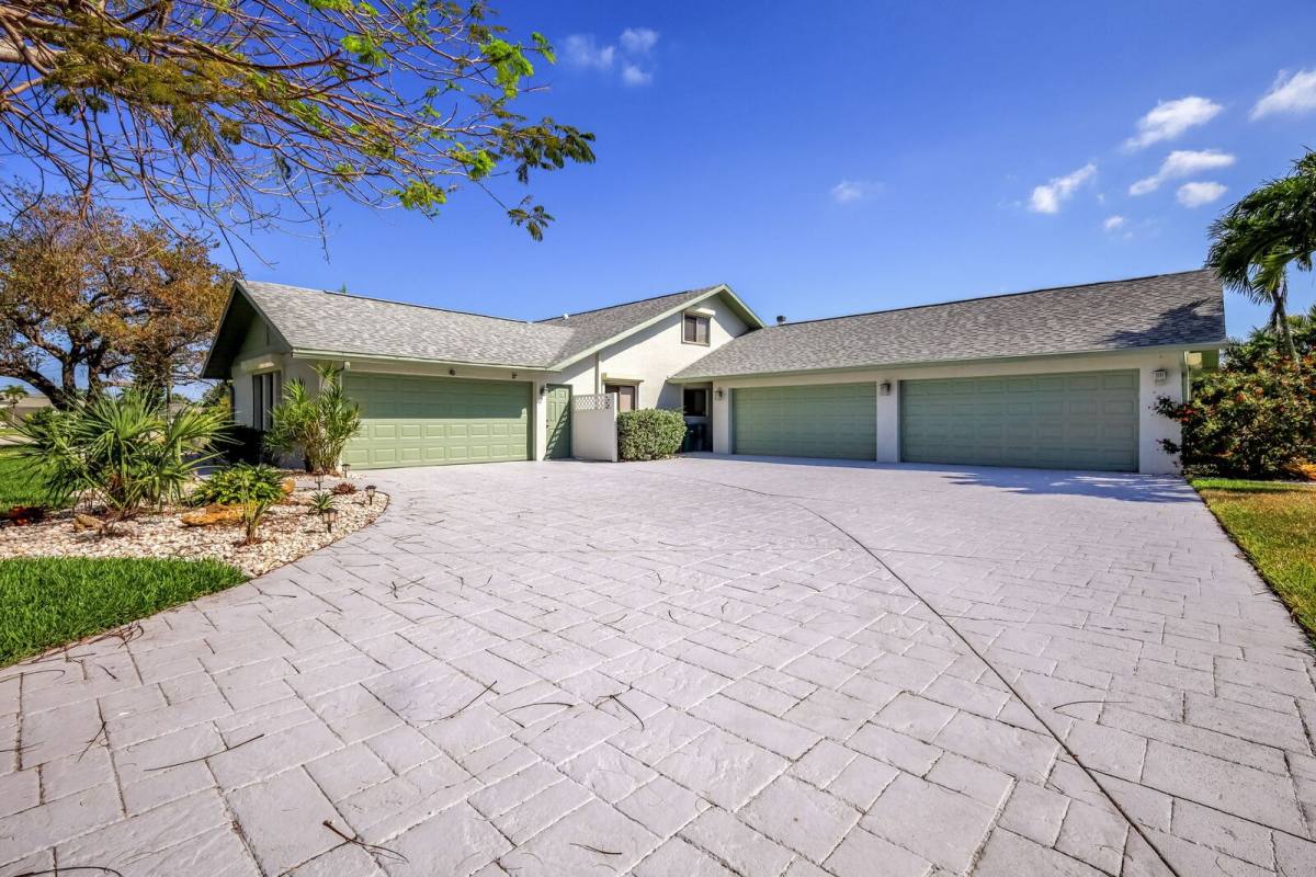 House for rent at 2617 SE 23rd Ave, Cape Coral, FL 33904