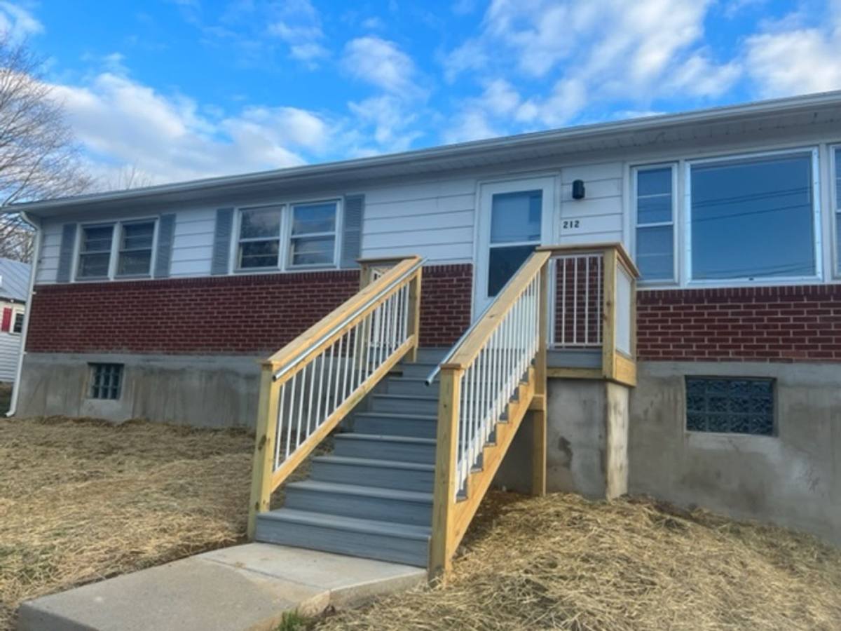 House for rent at 212 Taylor St, Lexington, VA 24450