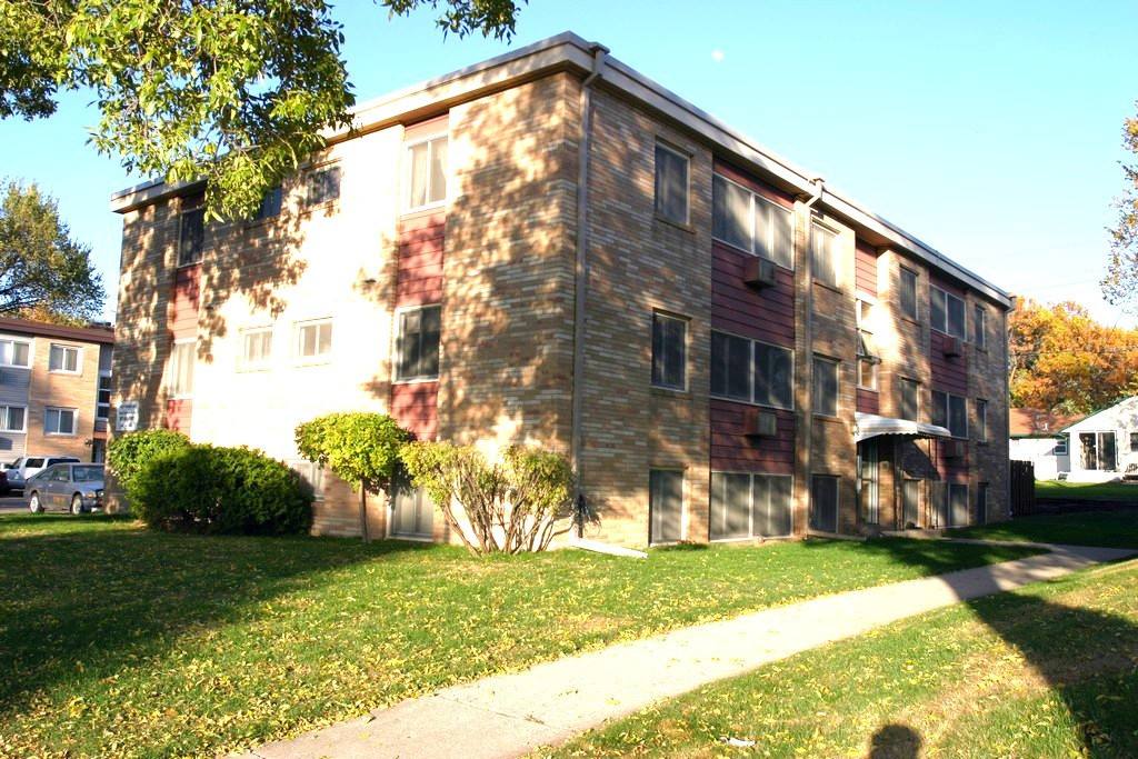 Apartment for rent at 7115 7121 Chicago Ave S, Minneapolis, MN 55423