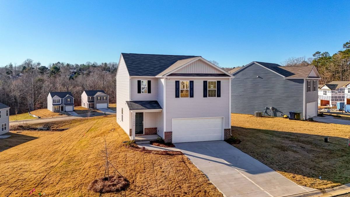 House for rent at 1025 20th Ave Way SE, Hickory, NC 28602