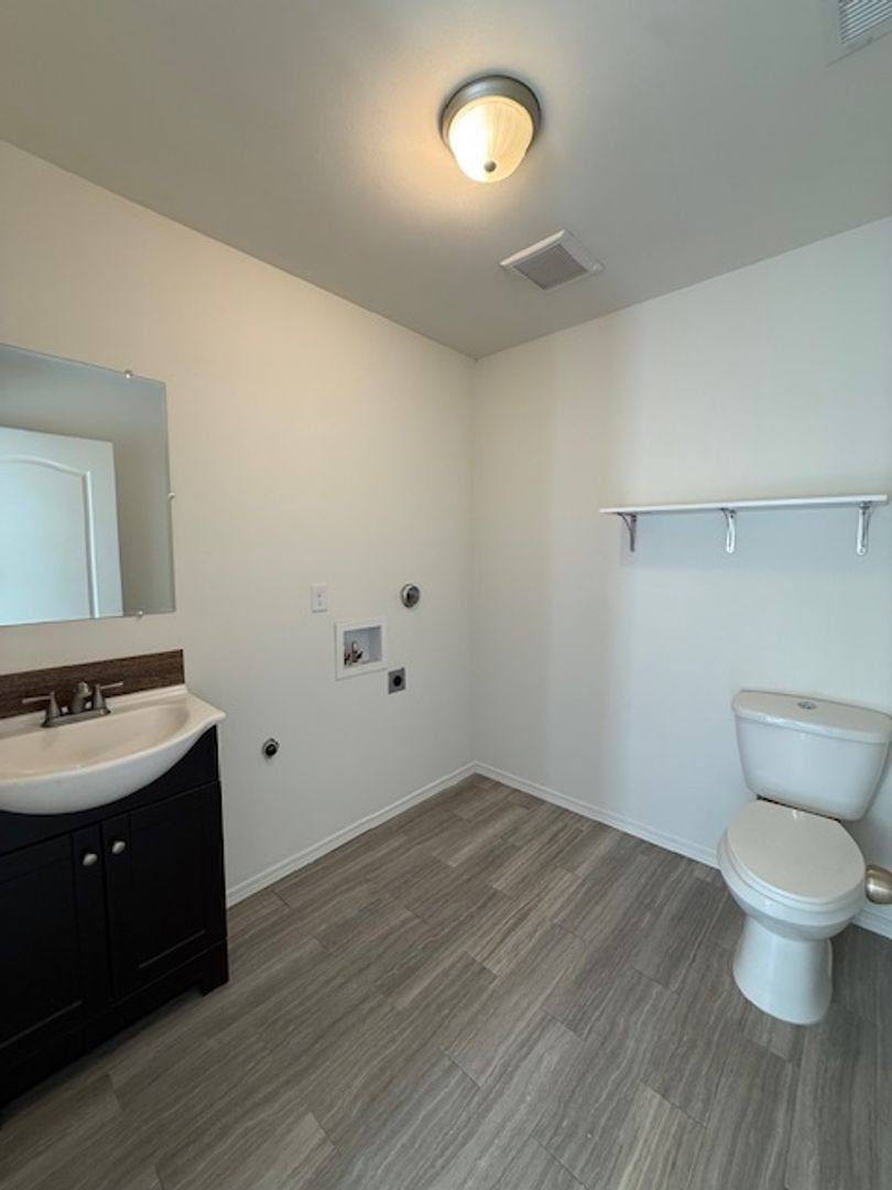 Apartment for rent at 1340 Shaker Place, Moses Lake, WA 98837