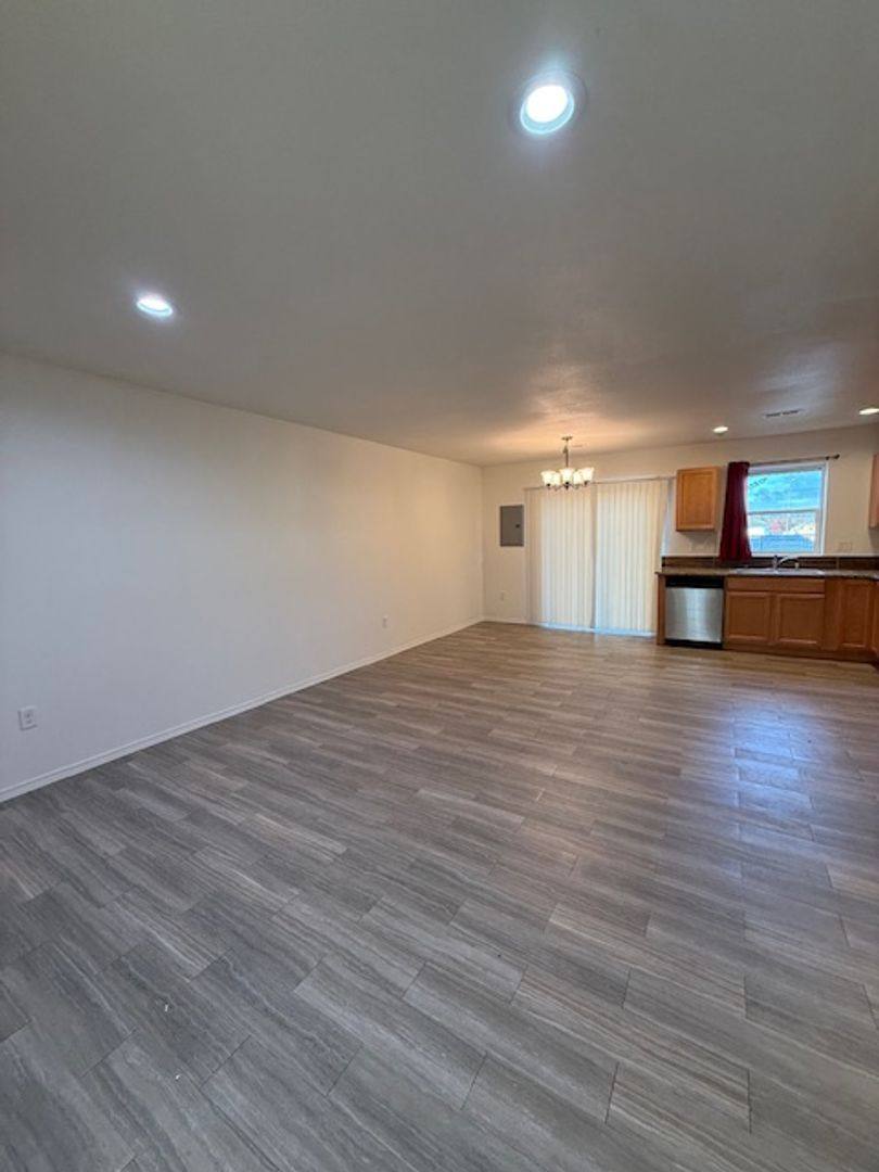 Apartment for rent at 1340 Shaker Place, Moses Lake, WA 98837