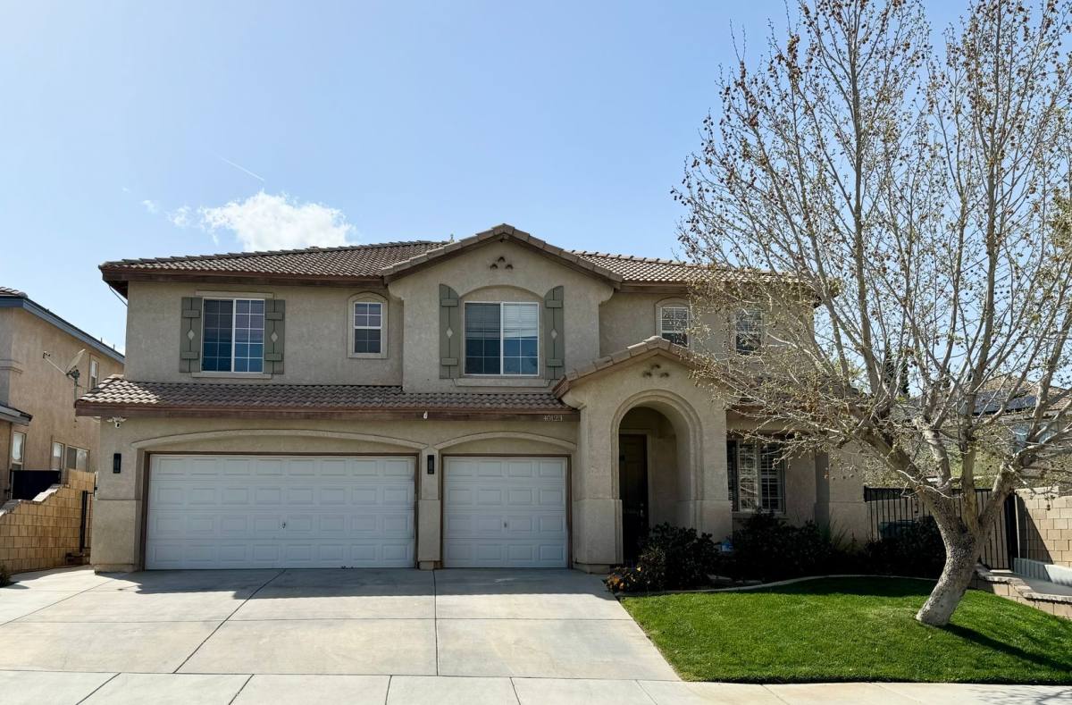 House for rent at 40123 Vista Ridge Dr, Palmdale, CA 93551
