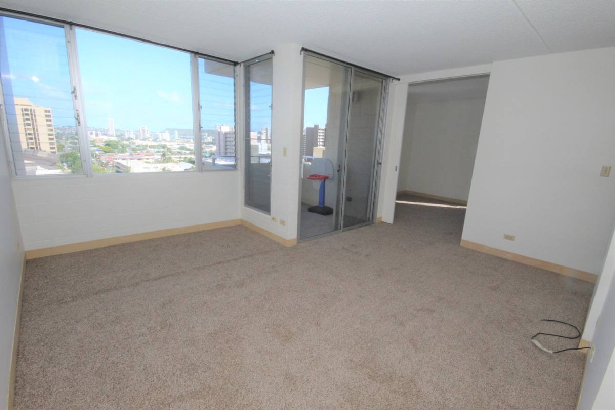 Apartment for rent at 1624 Dole St, Honolulu, HI 96822