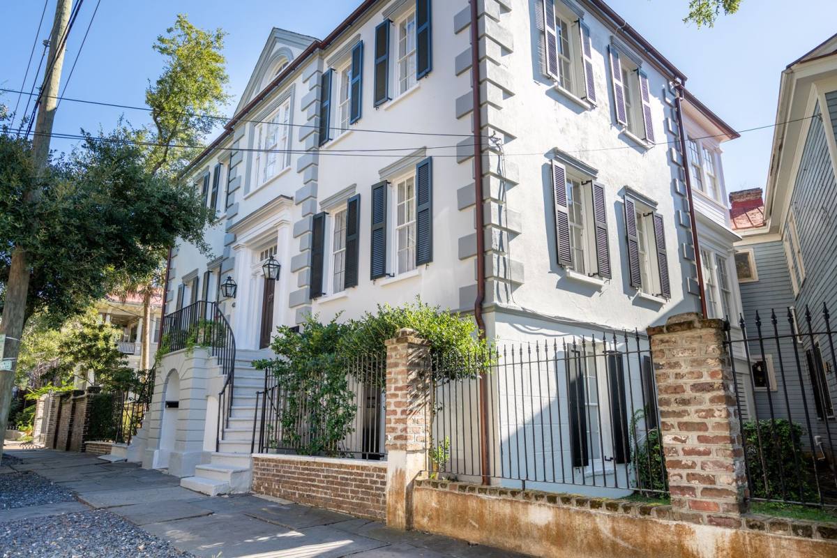 Apartment for rent at 43 Charlotte St, Charleston, SC 29403