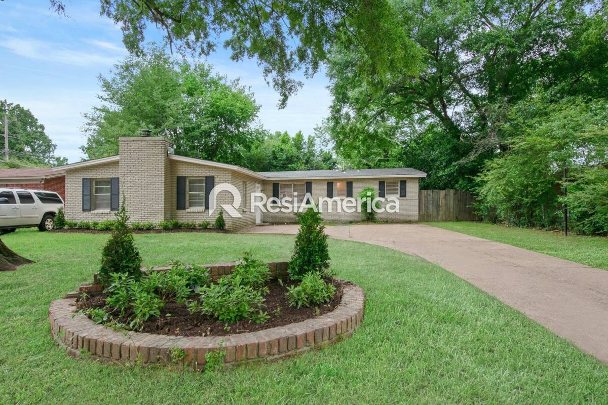 House for rent at 2980 Croley Dr, Memphis, TN 38118