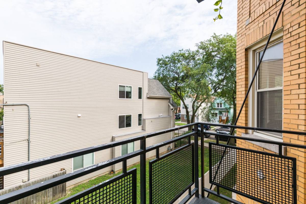 Apartment for rent at 3508 W Cortland, Chicago, IL 60647