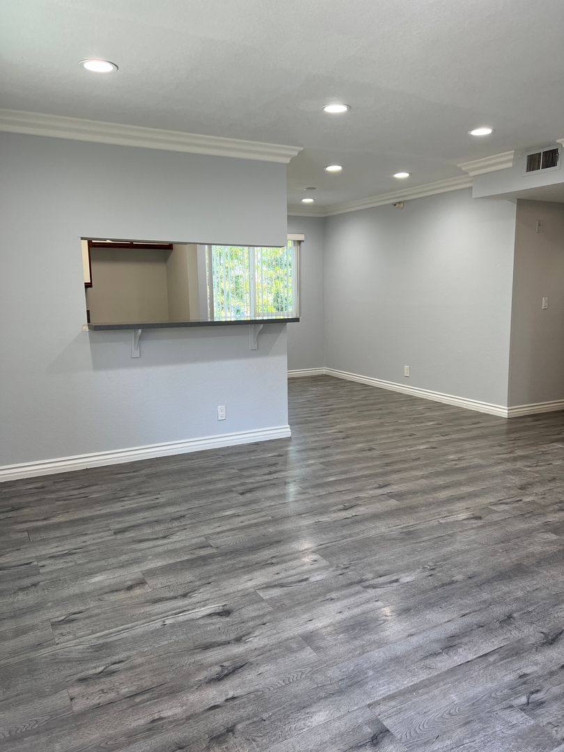 Apartment for rent at 319 Concord St, Glendale, CA 91203