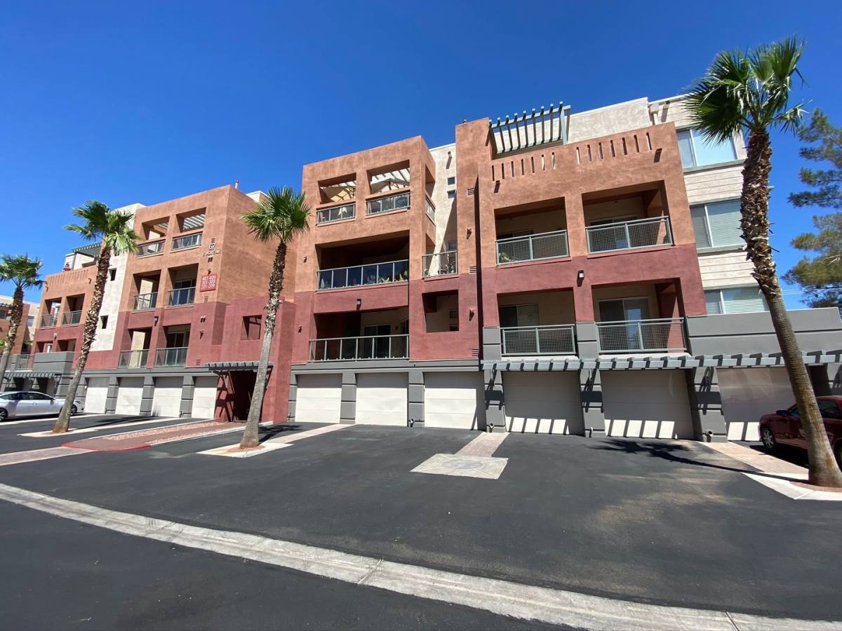 Apartment for rent at 67 E Agate Ave, Las Vegas, NV 89123