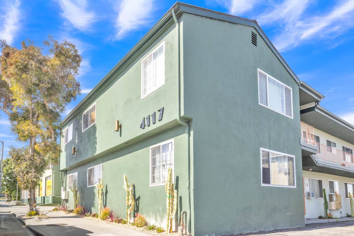 Apartment for rent at 4117 E 7th St, Long Beach, CA 90804