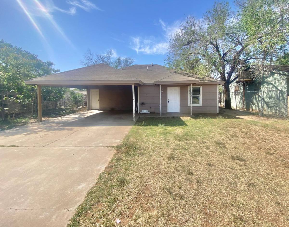 House for rent at 621 38th St, Lubbock, TX 79404