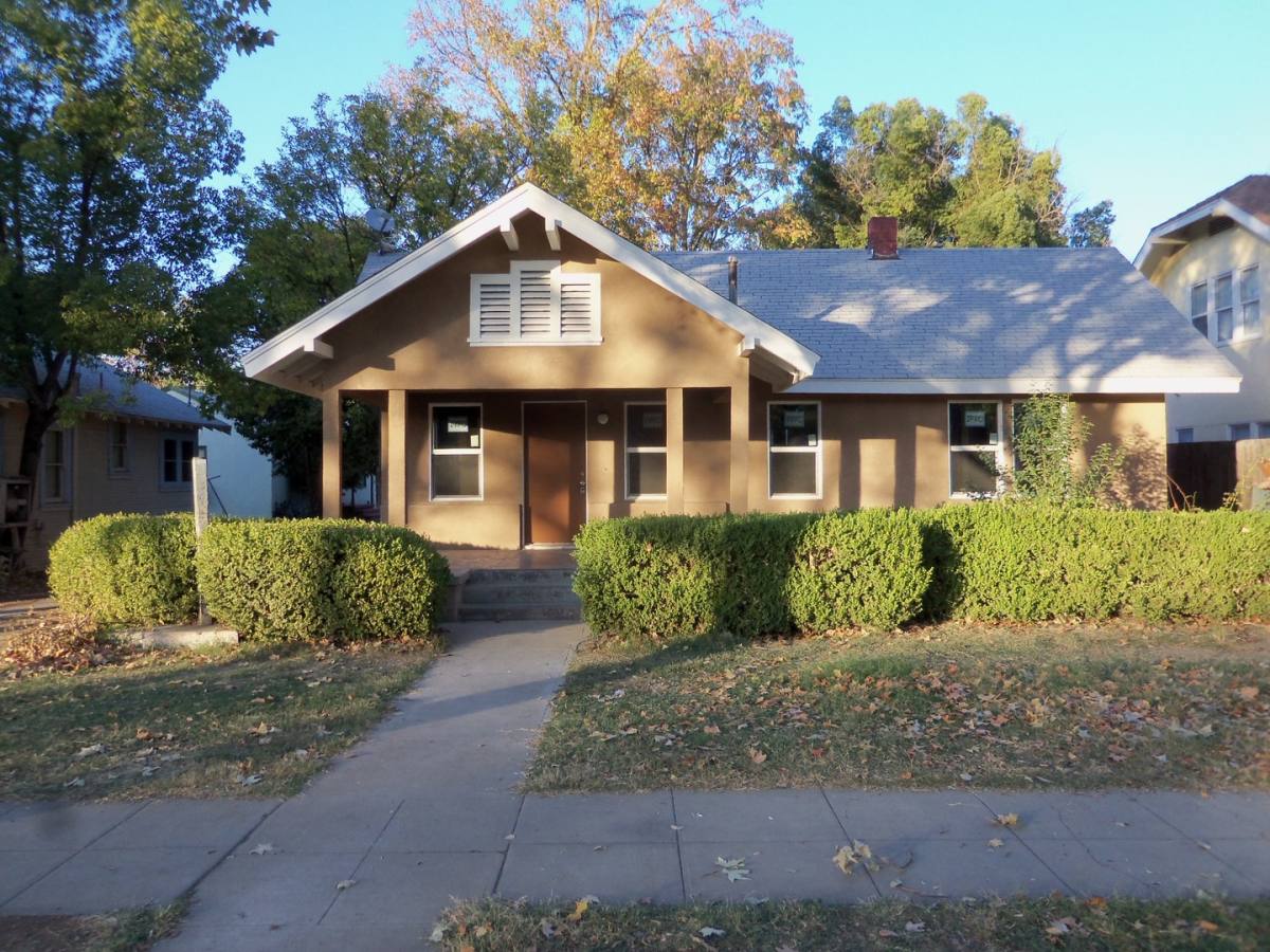 Apartment for rent at 929 W 22nd St, Merced, CA 95340