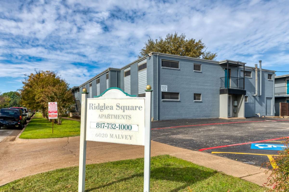 Apartment for rent at 6020 Malvey Ave, Fort Worth, TX 76116