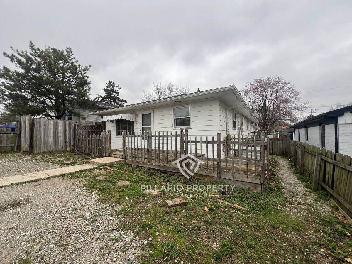Apartment for rent at 805-805 1 2 S Worth Ave, Indianapolis, IN 46241