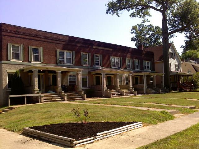 Townhouse for rent at 2101 E 31st St, Lorain, OH 44055