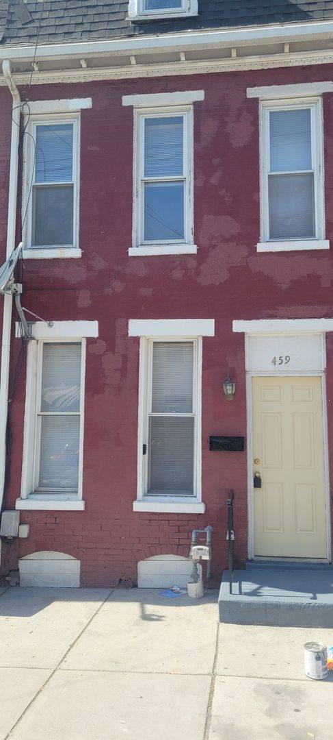 House for rent at 459 Walnut St, York, PA 17403