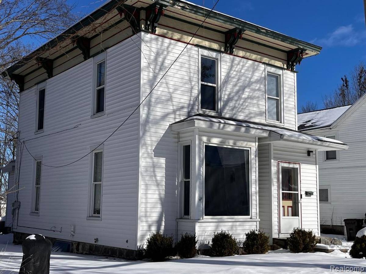 Apartment for rent at 246 Mill St, Big Rapids, MI 49307