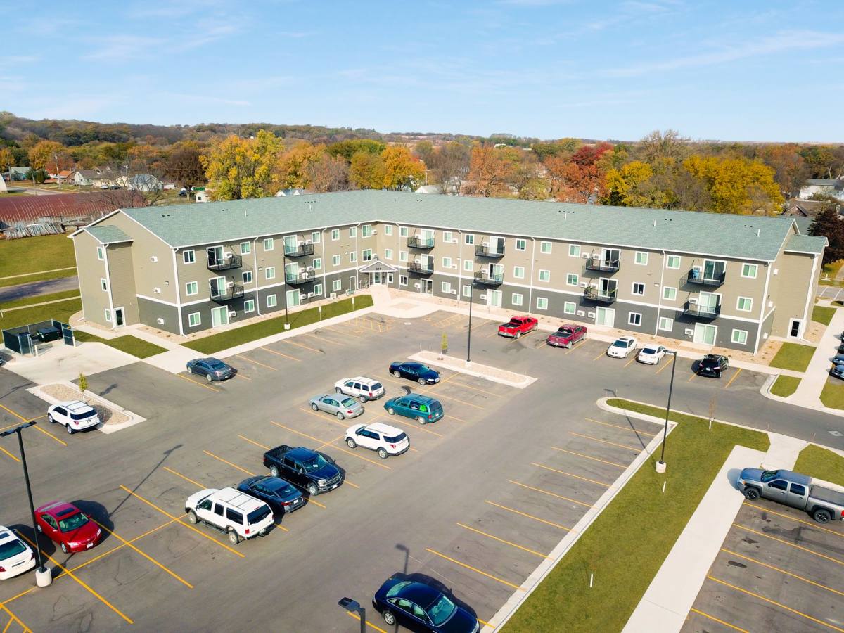Apartment for rent at 321 N 5th St, Estherville, IA 51334