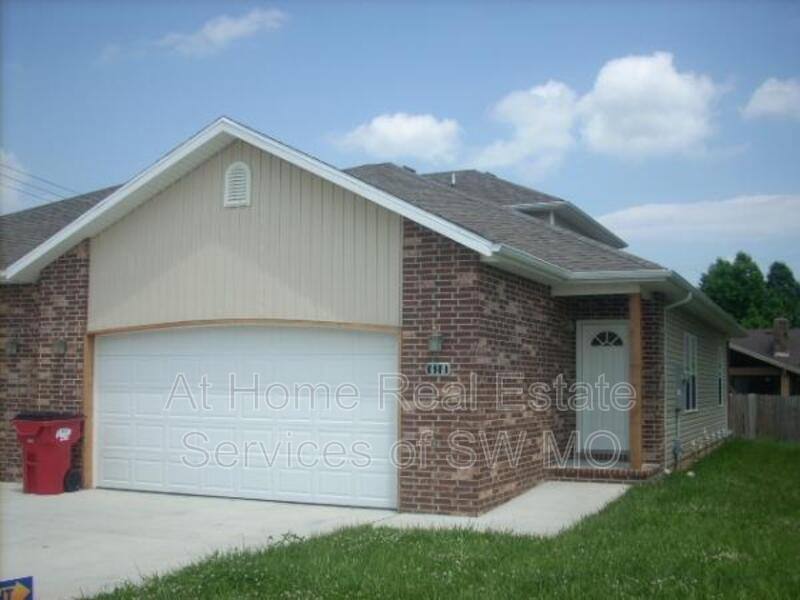 Apartment for rent at 616 S Rilynn, Republic, MO 65738
