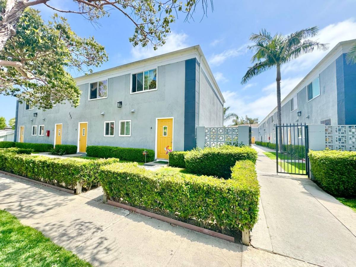 Apartment for rent at 735 Joann St, Costa Mesa, CA 92627