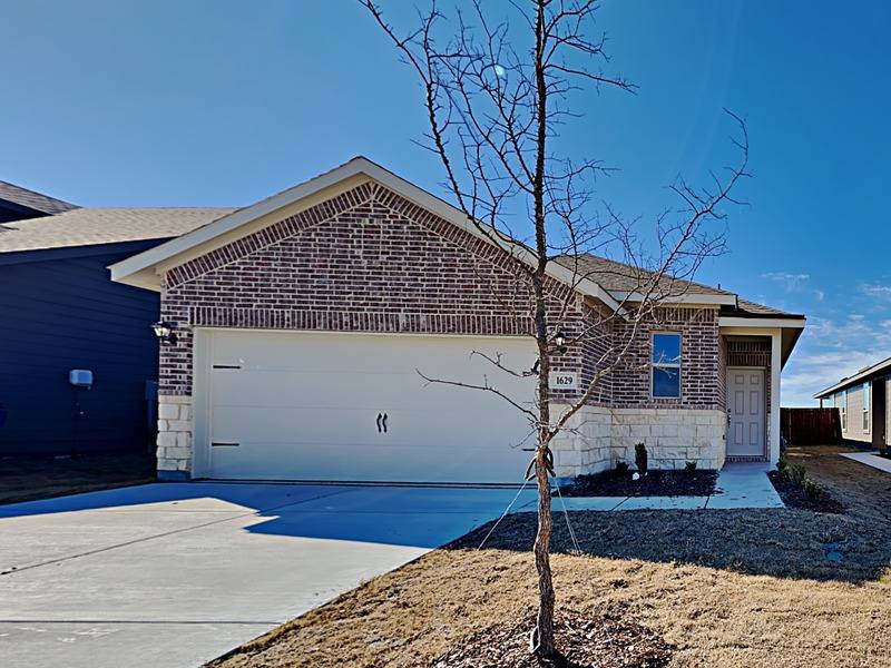 House for rent at 1629 Briar Hunt Dr, Forney, TX 75126