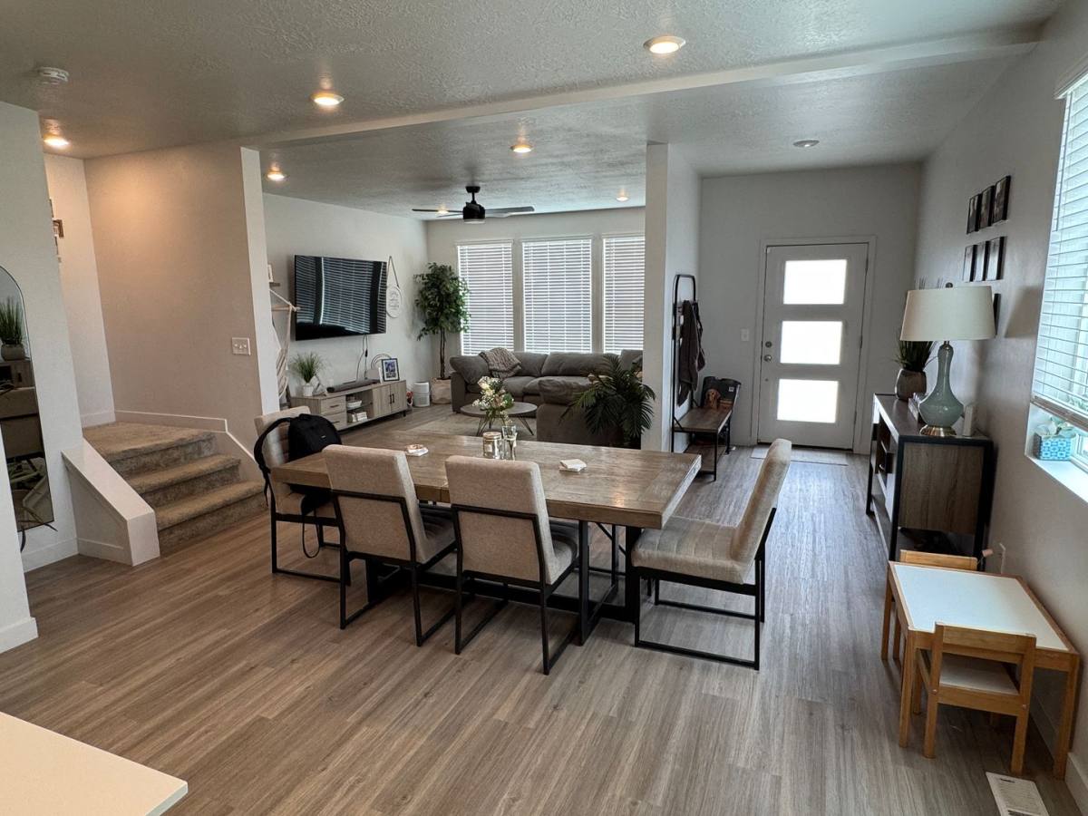 Townhouse for rent at 1173 W Early Light Way, Riverton, UT 84065