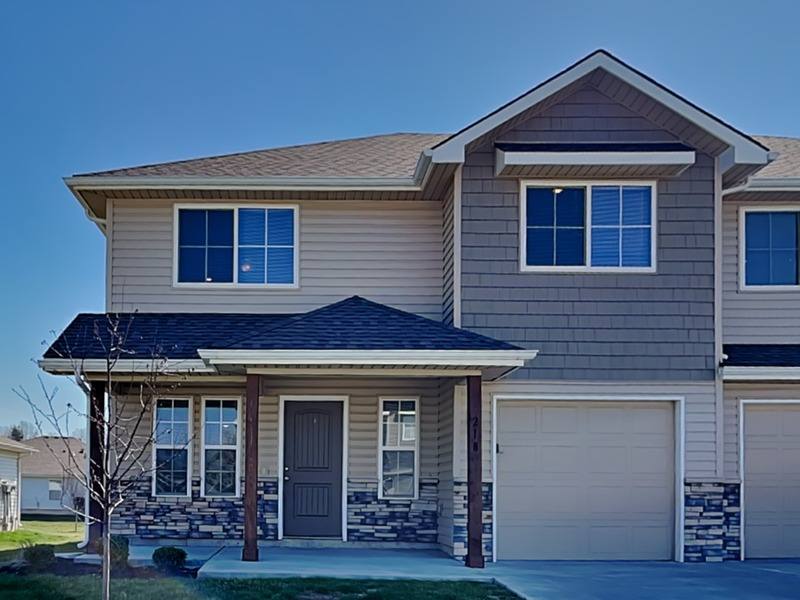 Townhouse for rent at 218 SW Lily St, Blue Springs, MO 64014