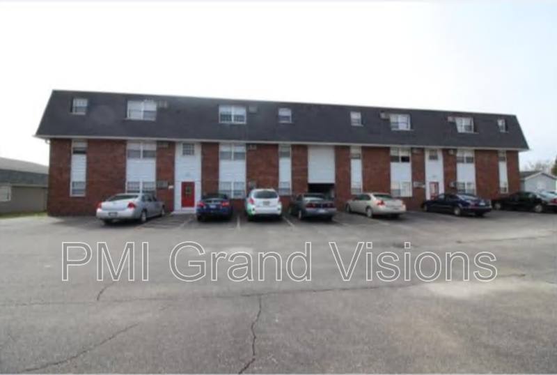 Apartment for rent at 24 W Buchanan #17, Charleston, IL 61920