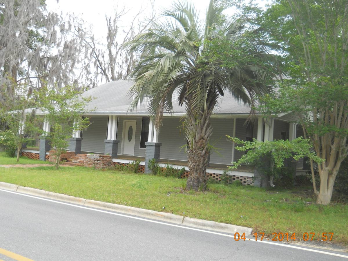 House for rent at 29 S Pecan St, Lakeland, GA 31635