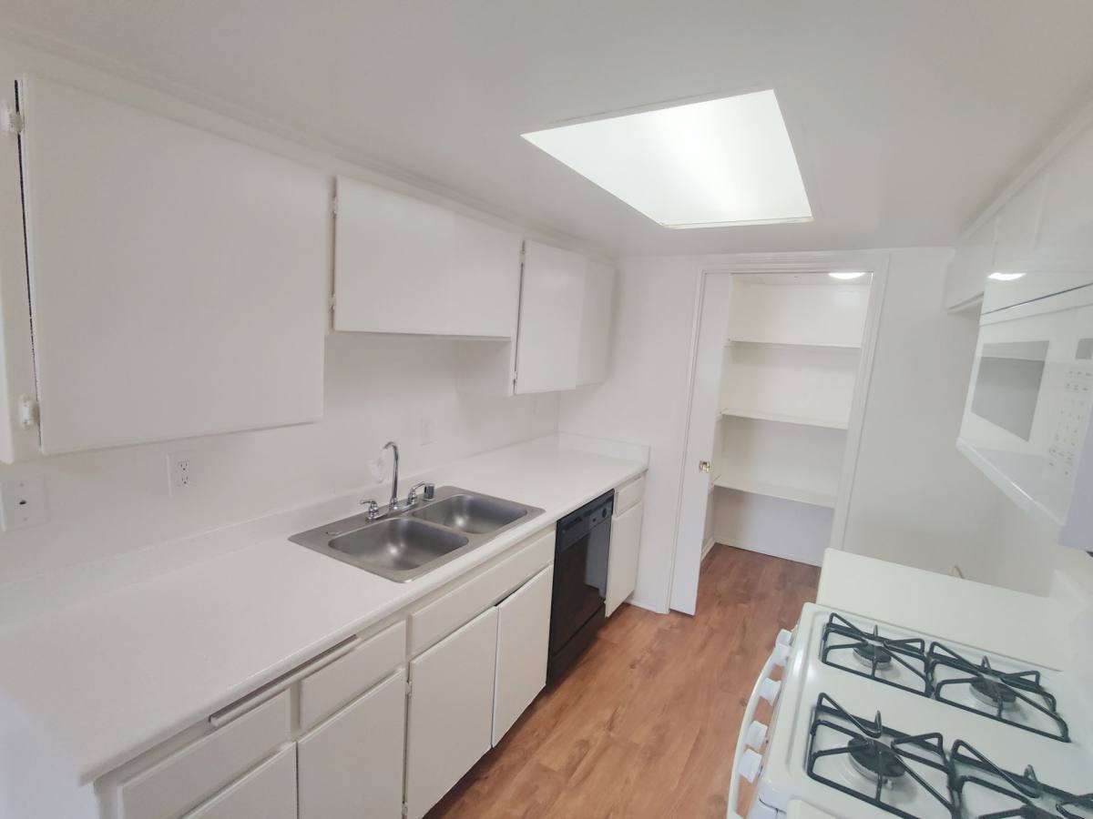 Apartment for rent at 9841 White Oak Ave, Northridge, CA 91325