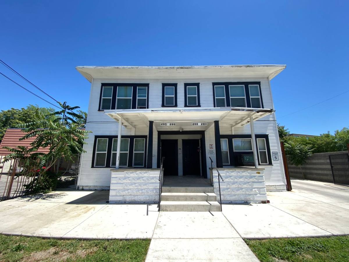 Apartment for rent at 518 N Monroe St, Stockton, CA 95203