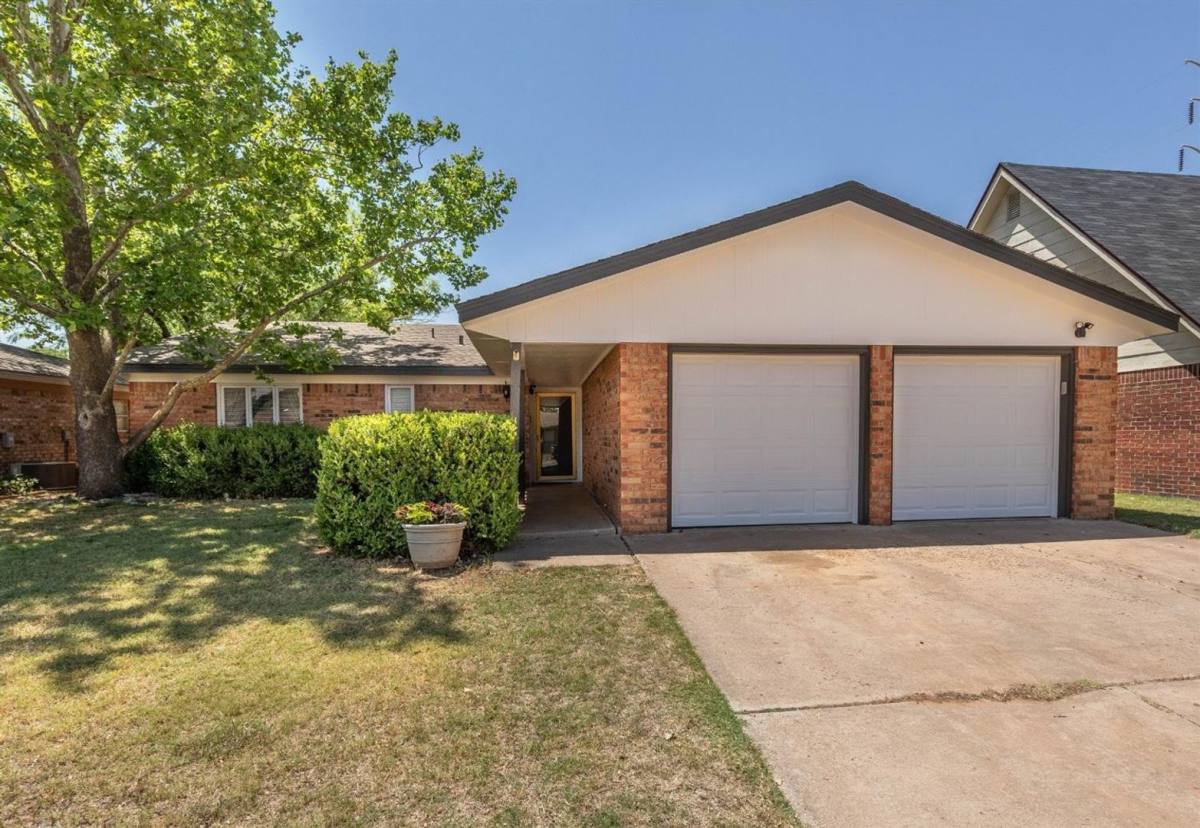 House for rent at 2737 79th St, Lubbock, TX 79423